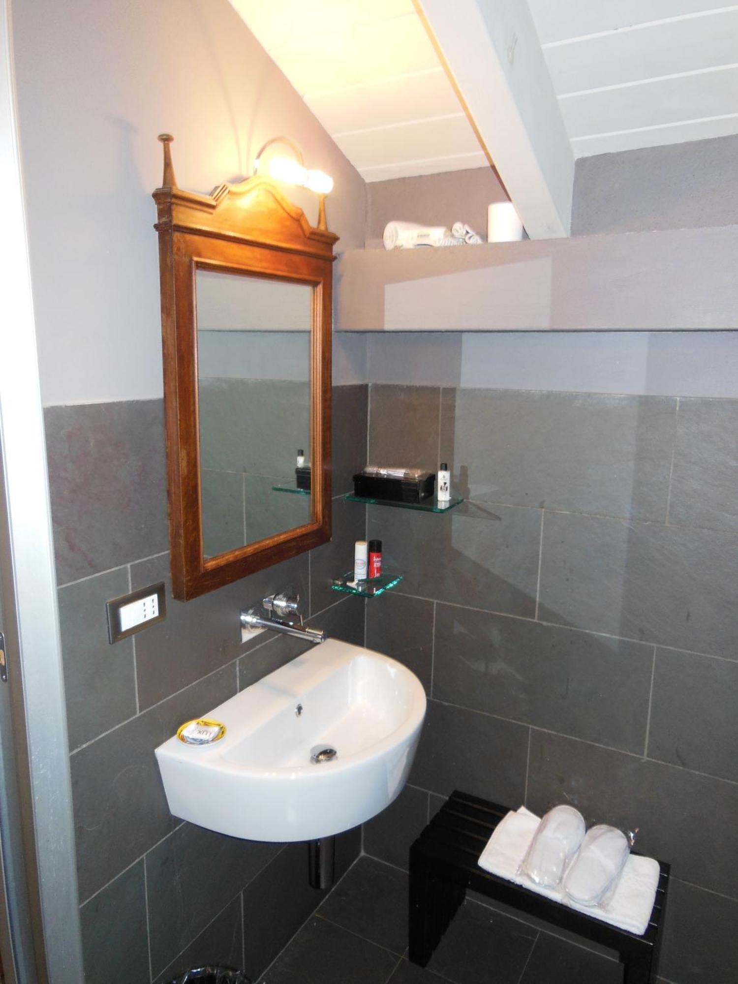 Relais Borgo Del Gallo Acqui Terme Rum bild